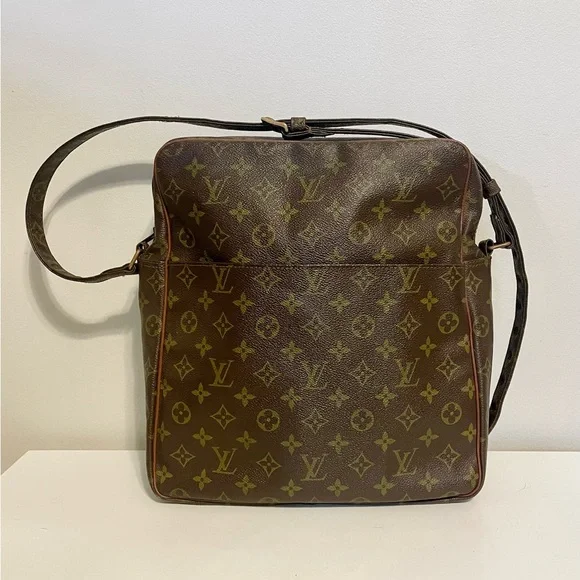 Louis Vuitton Vintage Monogram Messenger Bag - Picture 2 of 10